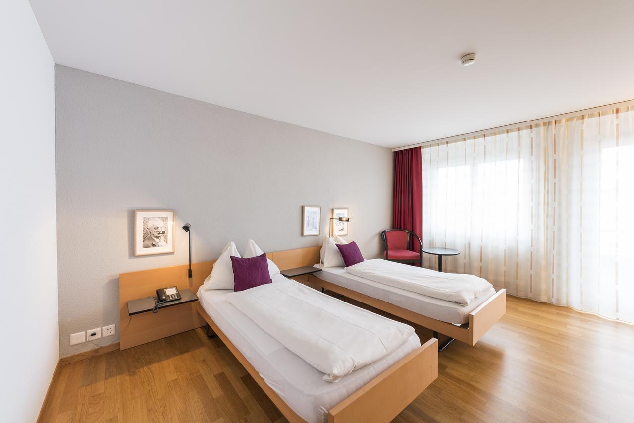 Hotel Krone ブオクス エクステリア 写真