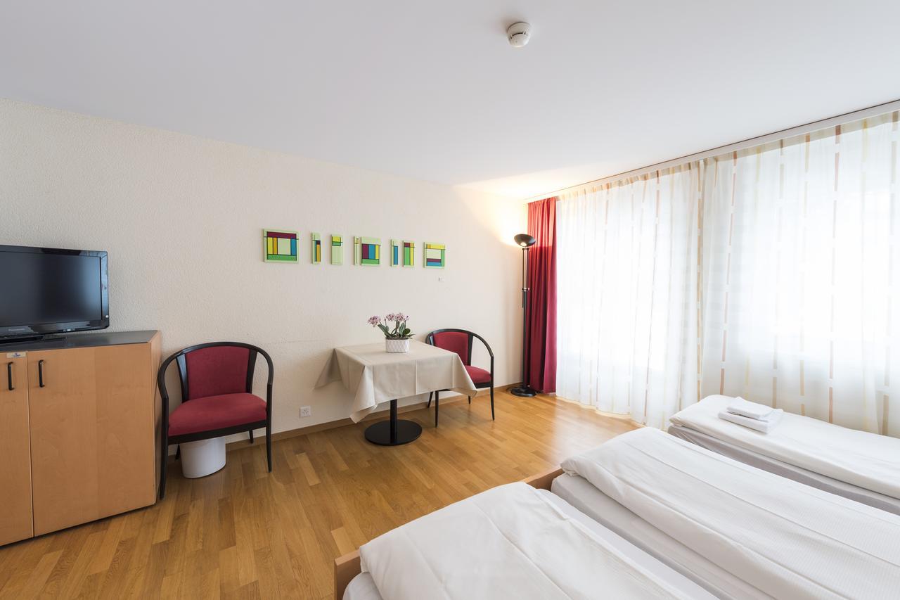Hotel Krone ブオクス エクステリア 写真