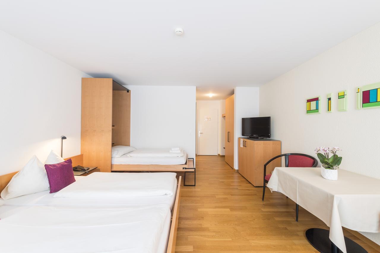 Hotel Krone ブオクス エクステリア 写真