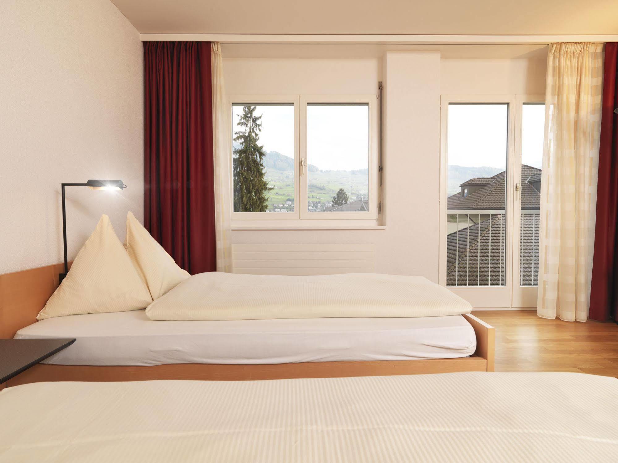 Hotel Krone ブオクス エクステリア 写真